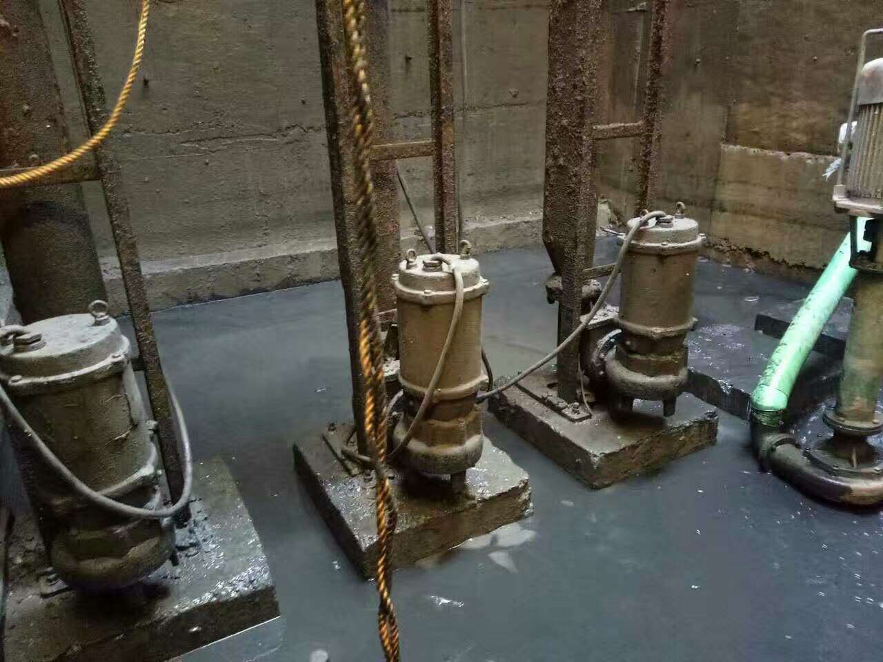 平和污水池清理